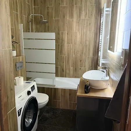 Barbary Z Parkingiem- Stare Apartamento